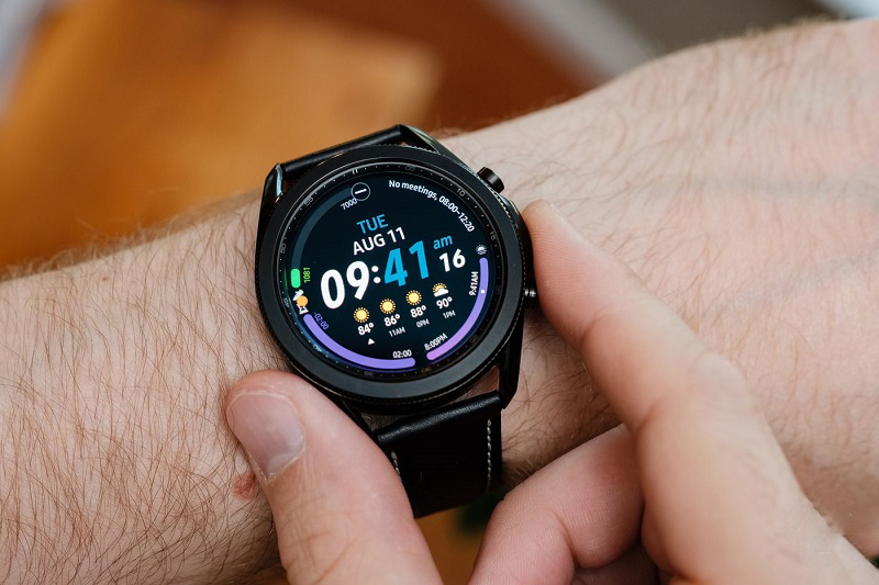 Galaxy Watch 3 LTE có thể sử dụng eSIM với các tính năng tương tự một chiếc điện thoại mà không cần kết nối